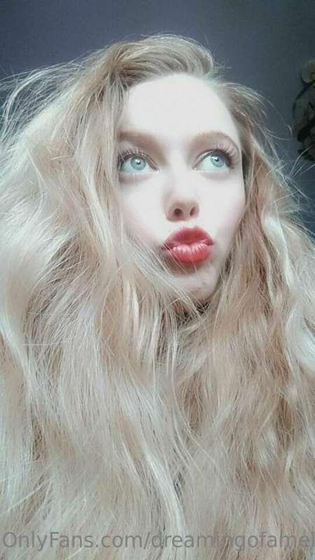 Kisses?!