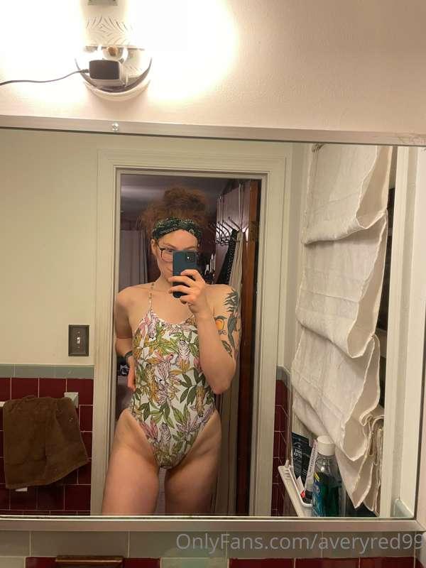 Been looking at beach houses all afternoon tryna plan a summ..