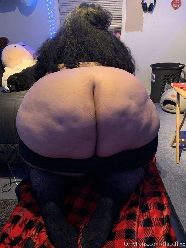 Are you mesmerized by my ass? 🥺🥺 I really want you to pound ..