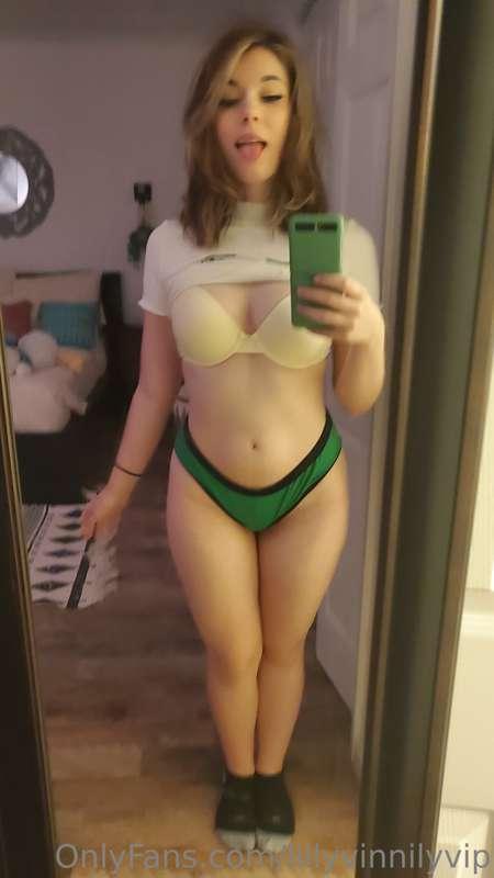 So what if I did match my phone case to my panties 🤭