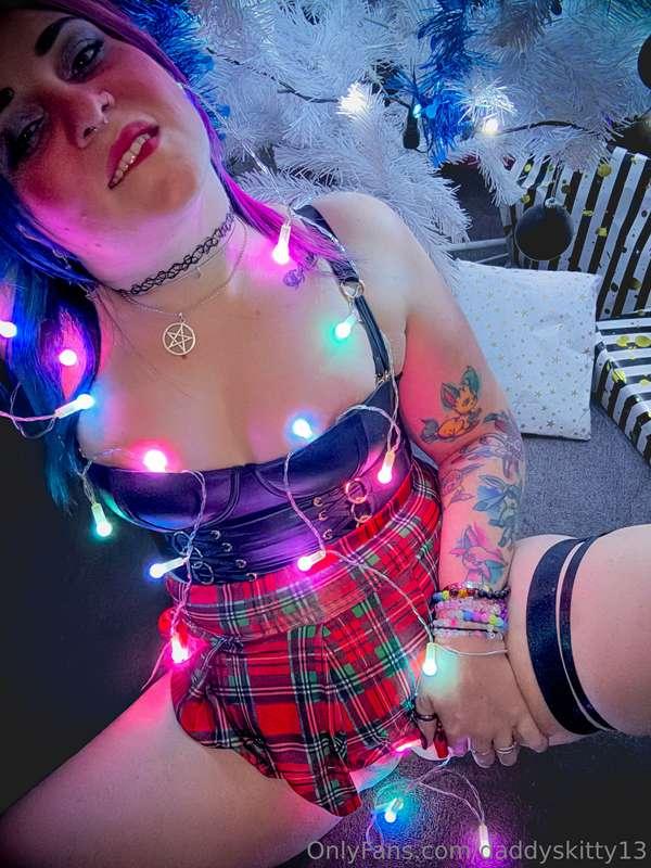 Don’t you wish I was under your Christmas tree to unwrap? 😘