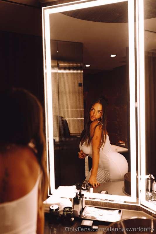 Should I use this as my Profile Pic? Does it get you hard? 🤔..