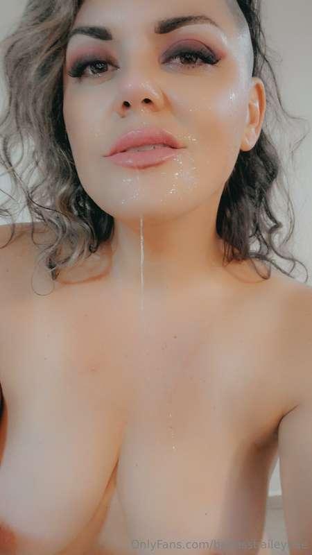 Do you like when a girl gets messy, perhaps you even have a ..