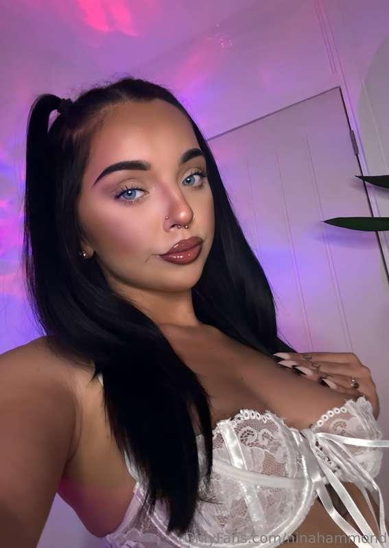 Can I have ur attention pls??👀🙈