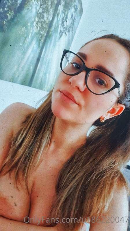 hey my dears i posted some pictures on my onlyfans account I..