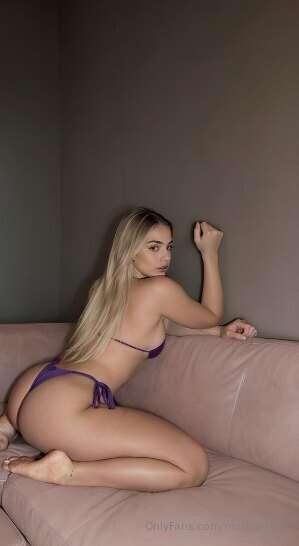 😇This naughty girl @sophia_whims just turned 18 🥵🥵🥵🔞😋Join th..