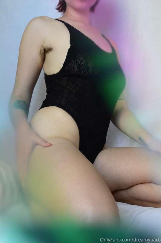 a lot of skin. if u need me here i am💞✨
if u tip, u get a gi..