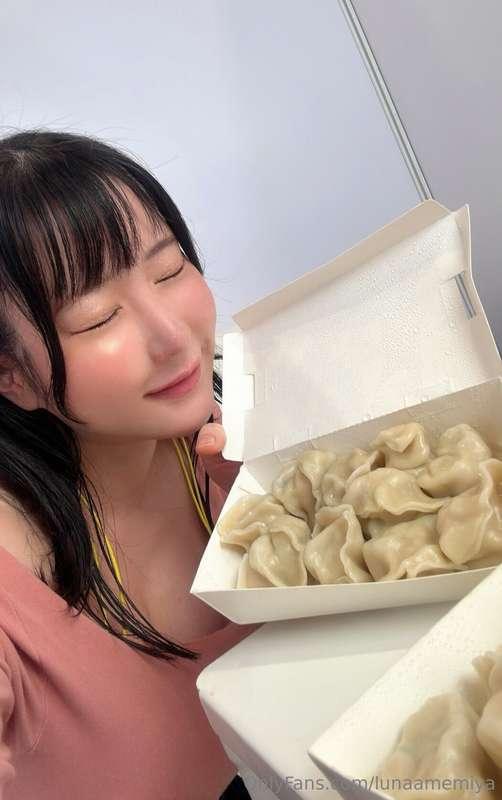 My favorite dumpling🥟🍴 Let the mug mug time begin🤤✨✨