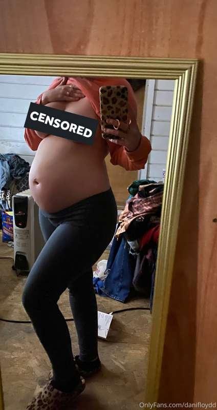 Look at how big my belly is getting 😳 and you should see my ..