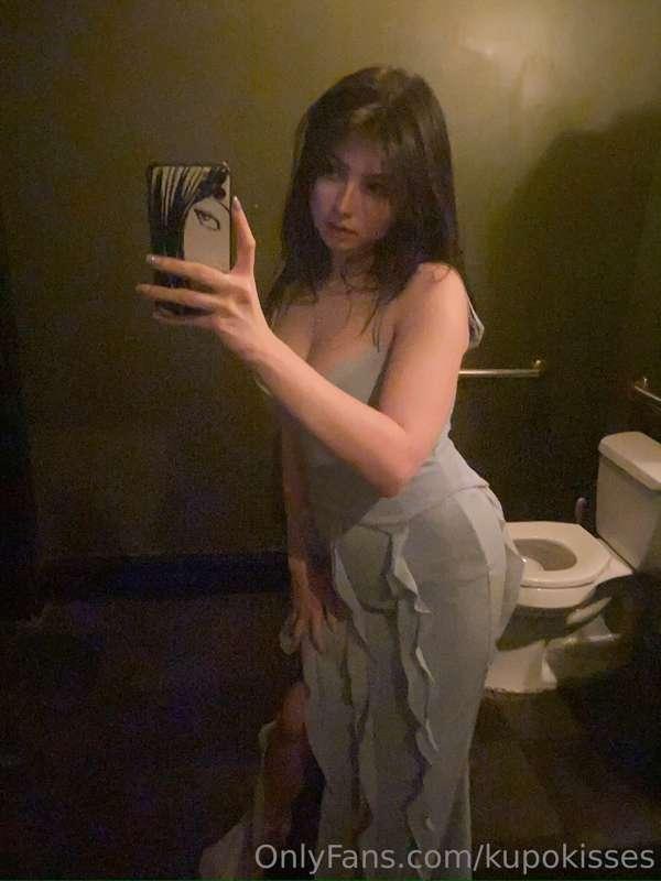 mirror selfies >>>