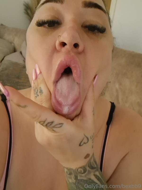 Spitty titty