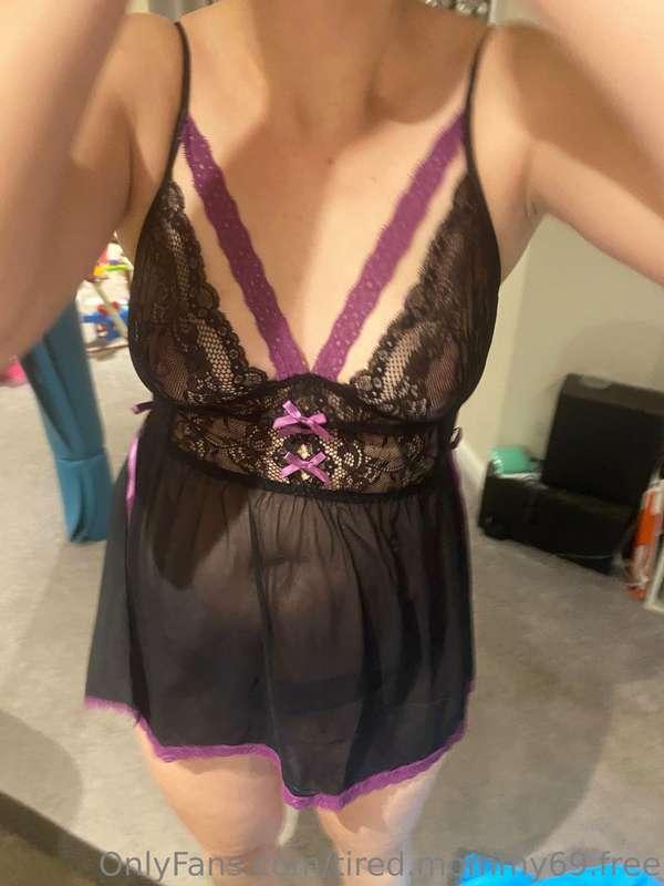 Put on this sexy lingerie and my husband bent me over the co..