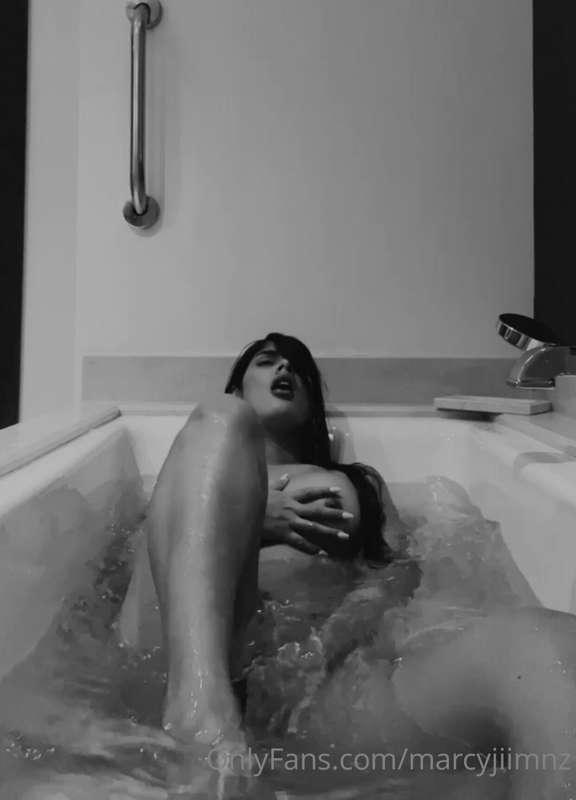 Check your dm 🥵💦