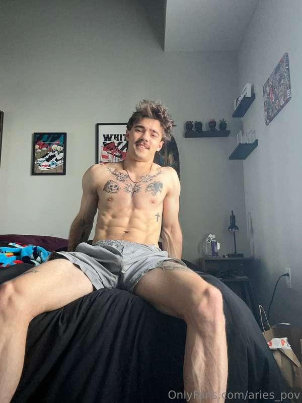 He can't breath down there 🍆👇😅 I think I need to take my box..