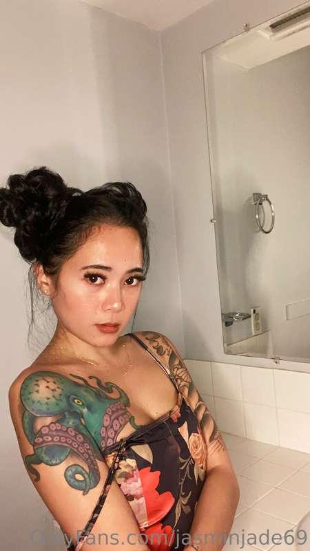 Message me babe 🥰