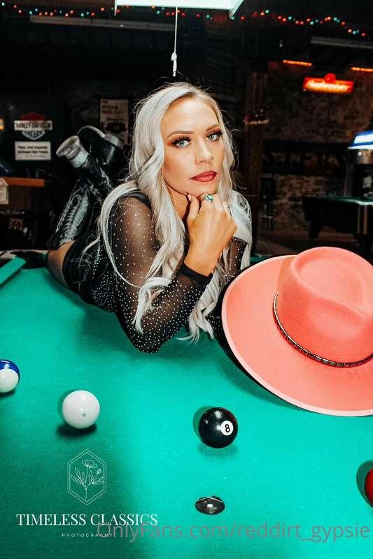 Hey baby wanna shoot your shot?! 🎱 💋