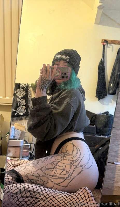 I hope you like thighs 🤭