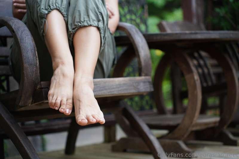 Subscribe to @eurasian_feet_vip for more! x
