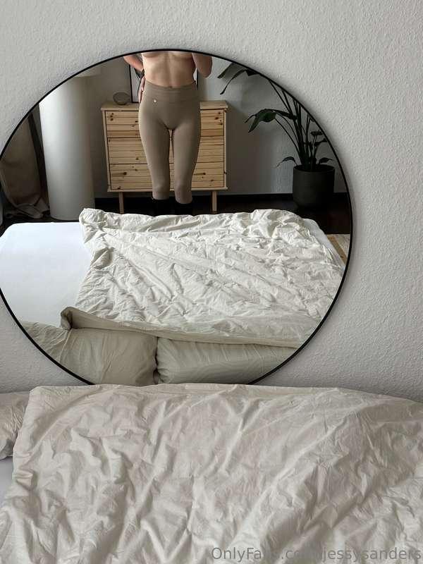 Heyy gotcha! 😉 I know you zoomed in 😹Thought I wasnt wearing..