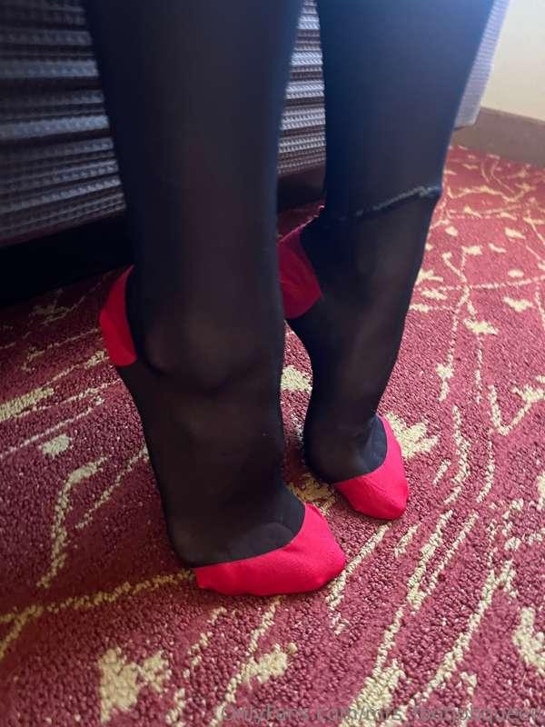 mrs_footjobqueen image #6
