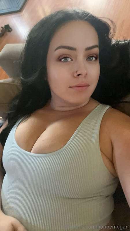 Do you like my hairy pussy? I’ll be shaving it today 🤭