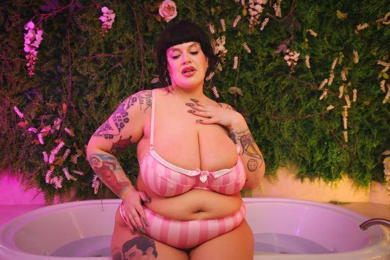 marilynmilkedme image #0