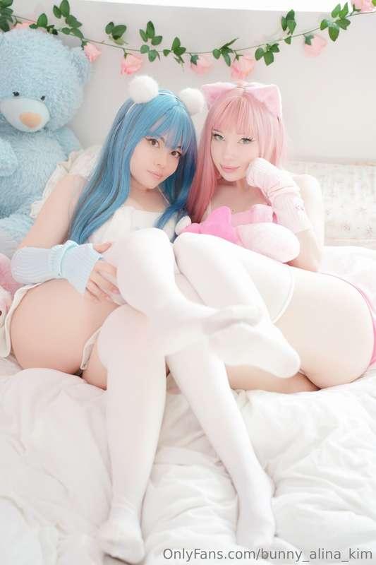 these kitties just want to play  ≽^•⩊•^≼ 💕 ≽^•⩊•^≼