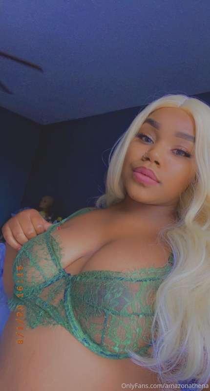 Play with me 😈💦