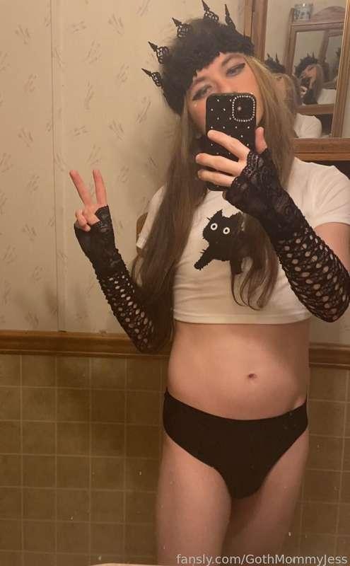 gothmommyjess image #3
