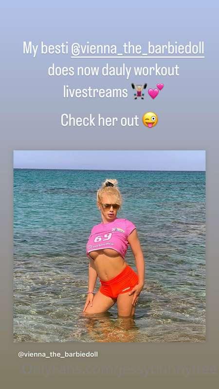 She is now live @vienna_thebimbodoll 💕✨ check her Profil for..