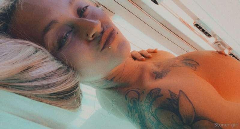 Sneak peak… just letting you know my xxx page is discounted ..