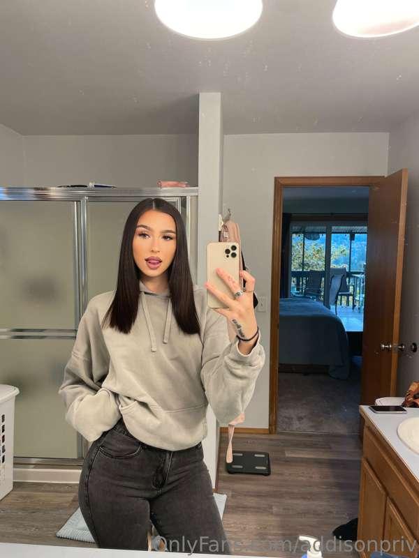 Who wants to message?😘
