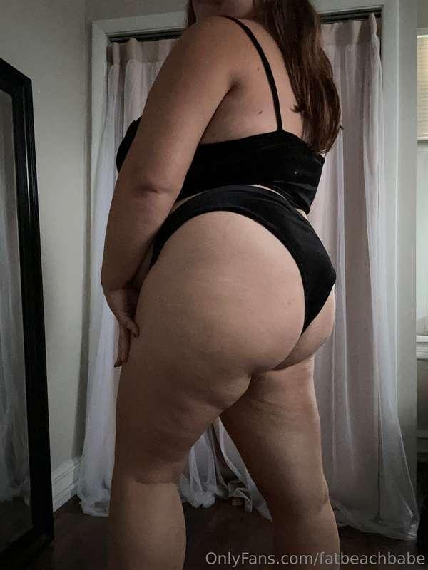 fatbeachbabe image #1