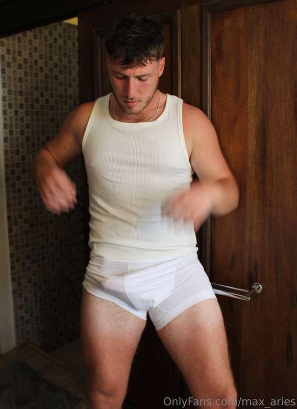 What u doin if you see me in the changing room like this? 😈