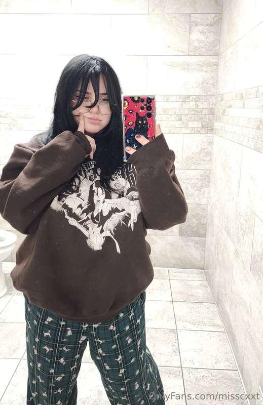 Please enjoy me in my stinky pjs ❤️