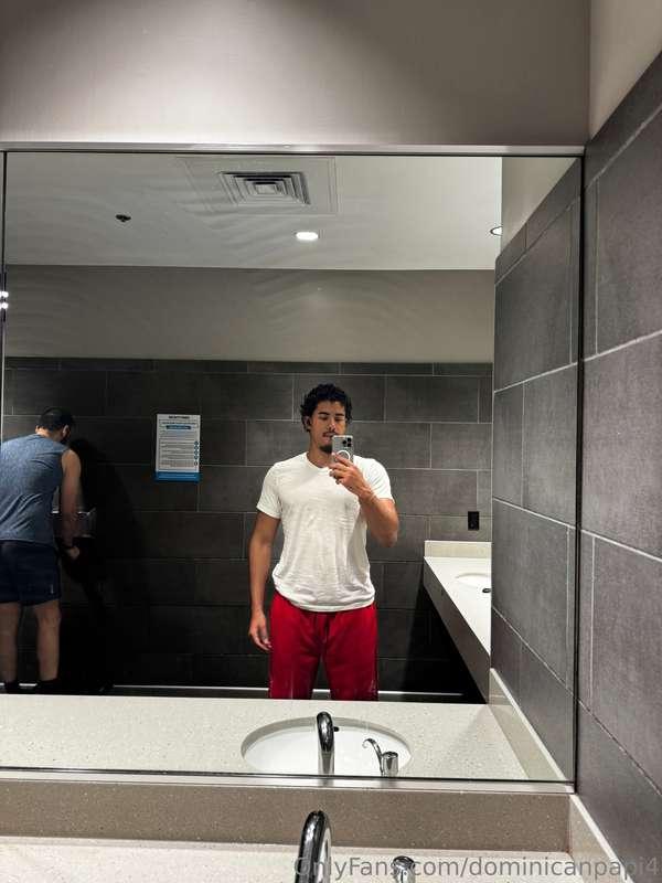 swipe to take em off 😏 