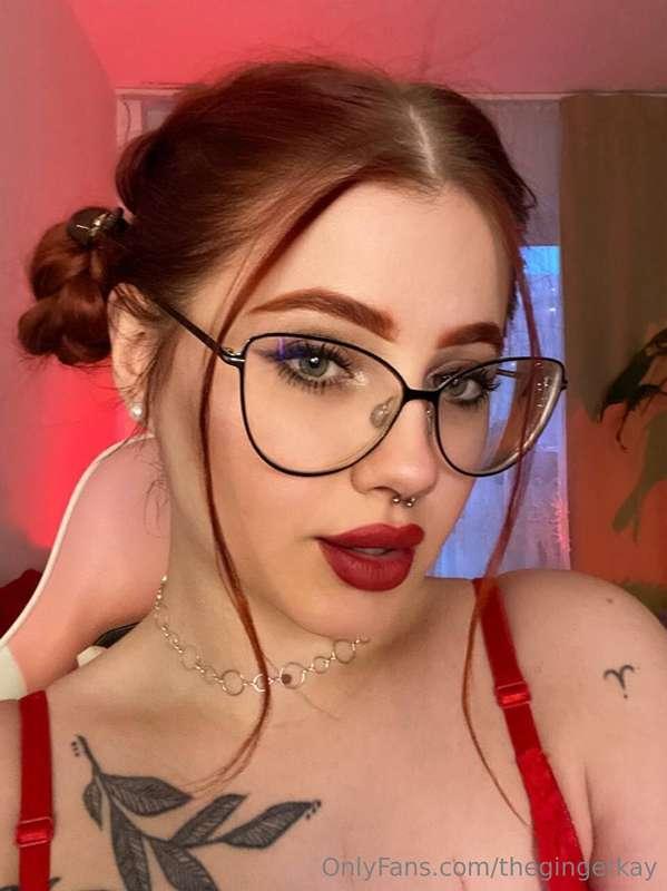 Red lips—classic trouble or timeless charm? 🍒💄 