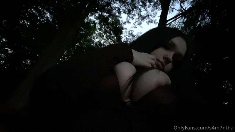 would you fuck me in the woods? 🪵🌲