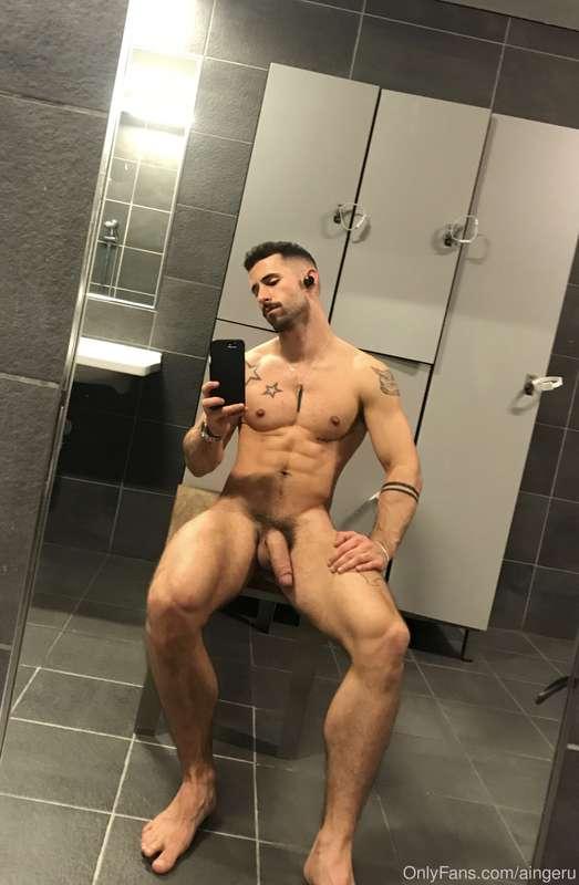 Morning from Basque ! I’m back at my gym 👹🍆💪🏽