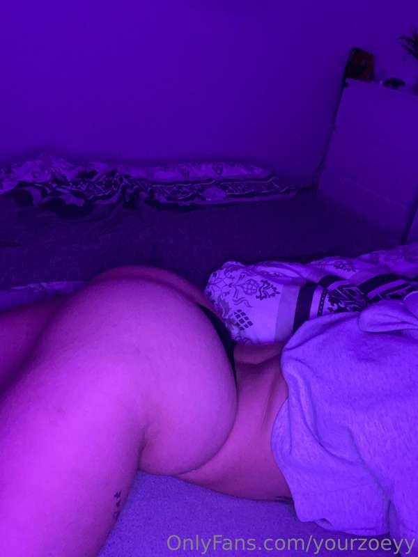 laying backshots??🫣