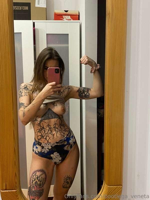 💪🏻🍑🤳