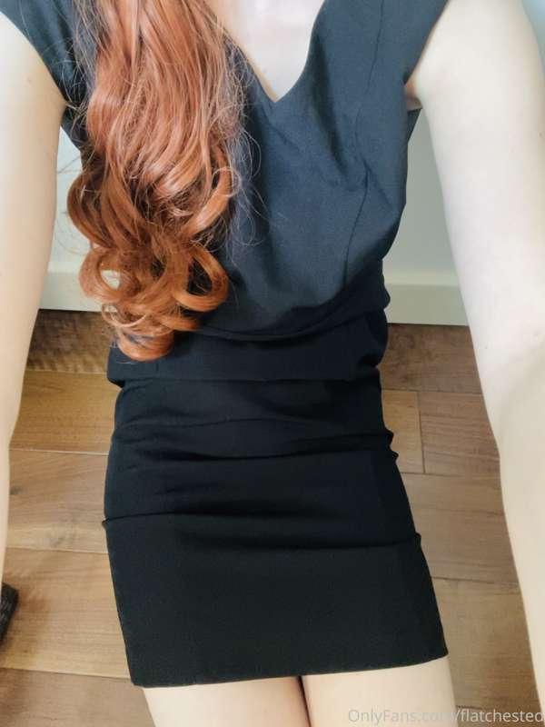 New dress and curly hair today! 🥰