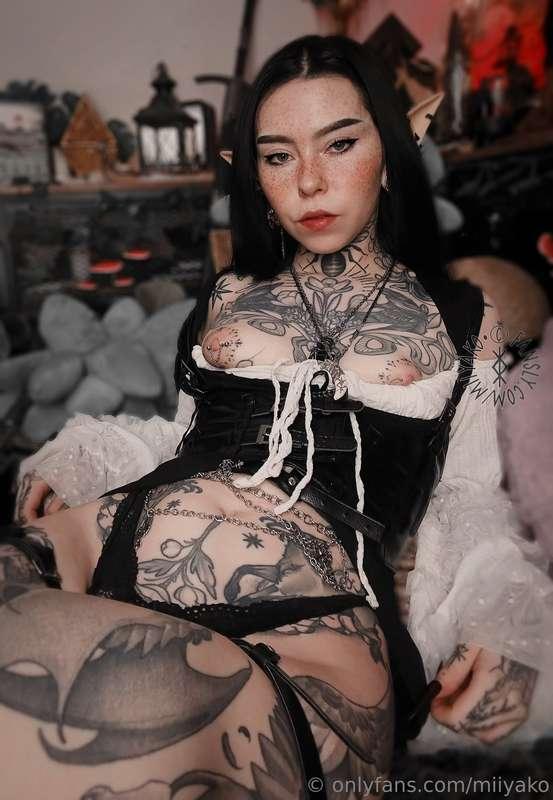 Keep this elven maiden company in bed?💦💭