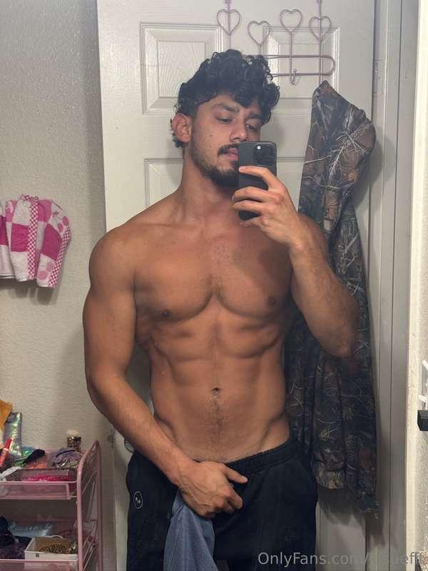 Wanna see what I’m packing today? 🍆