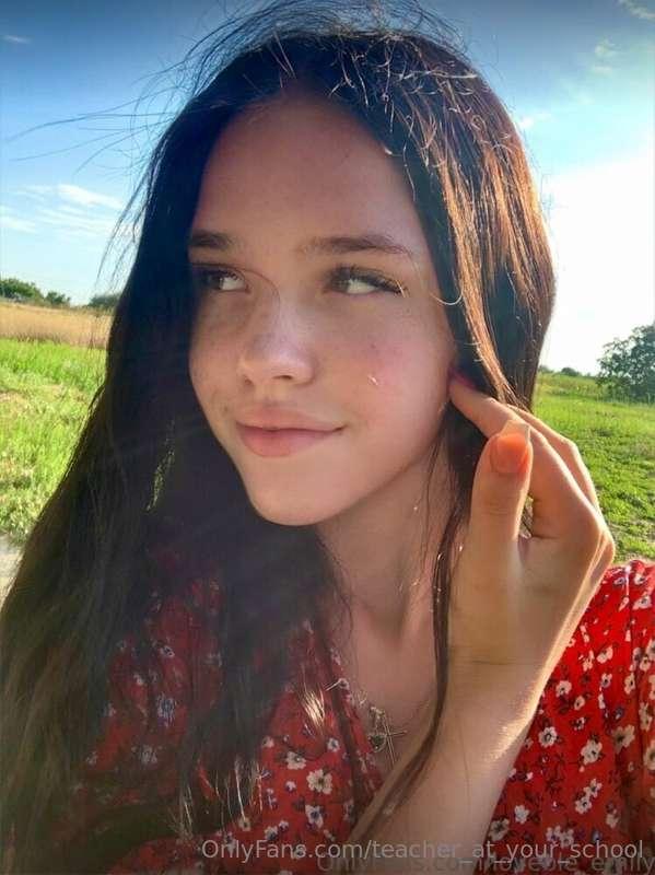 🔥 STOP SCROLLING🔥 Let me distract you👉@loveble_emily💋Cute gi..