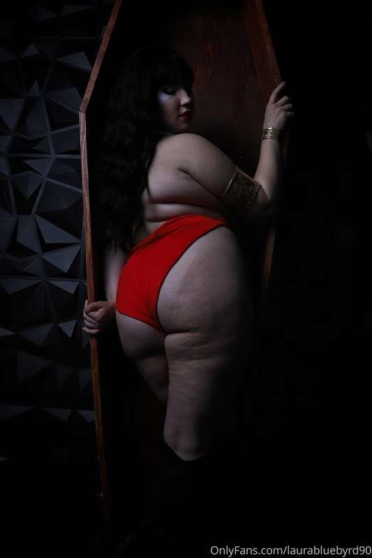 Ok I had so much fun as Vampirella shooting with Sventure_sn..