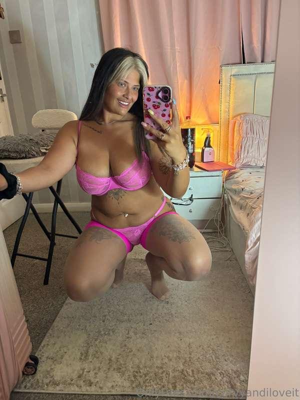 curvyandiloveit image #0
