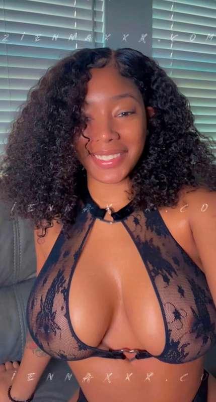 gimmie a kiss, my nipples love them too! 🥰
