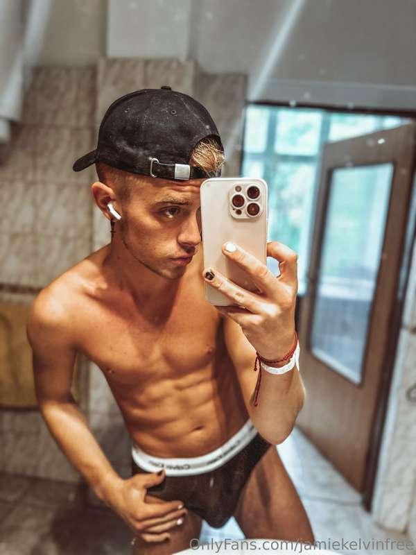 🩷HELLO GUYS🩷FOLLOW MY ACOUNT @xjamiekex   😘 Now i have for y..