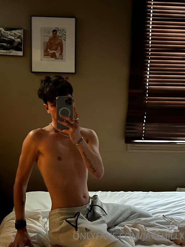 swipe for a suprise 😏